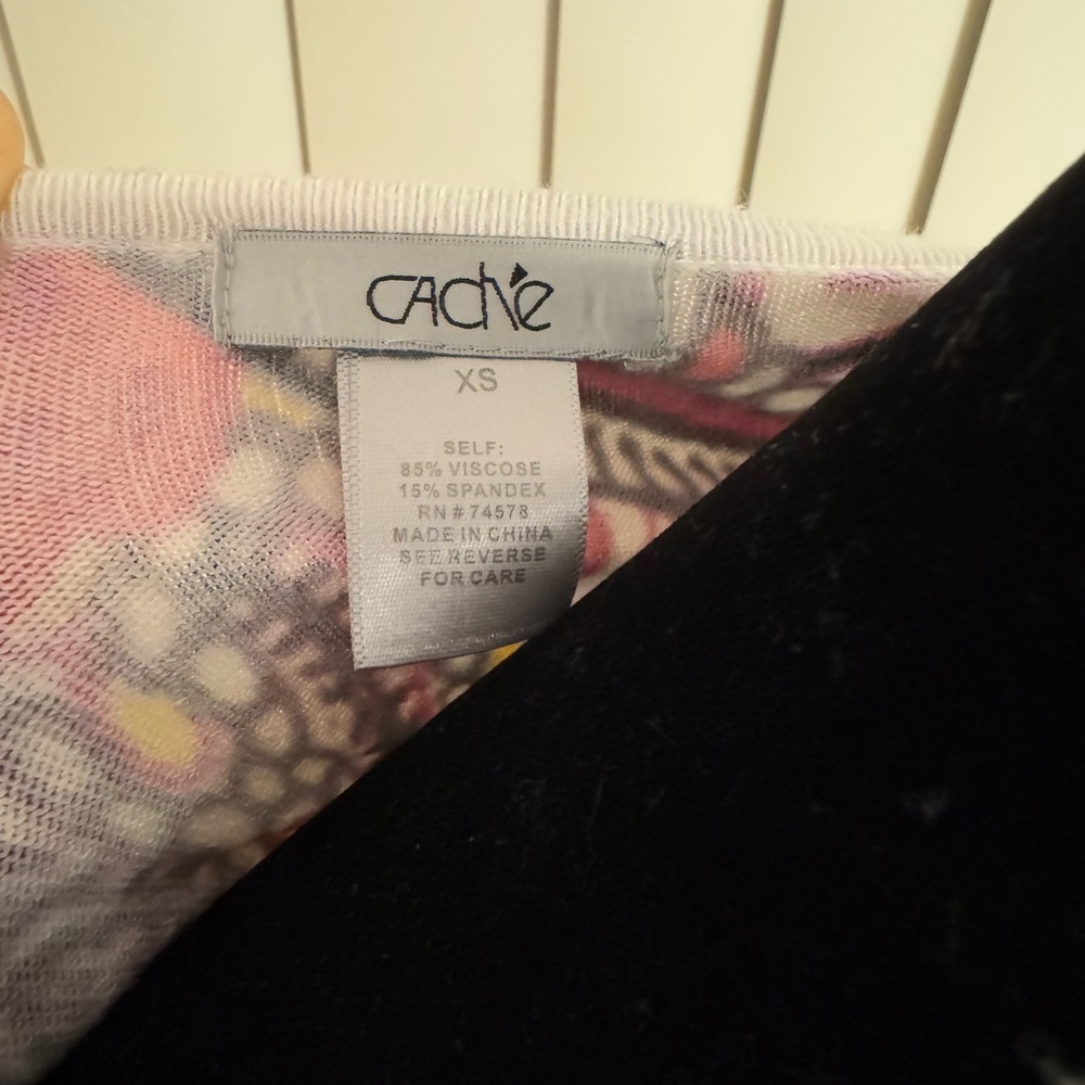 Cache Multicolor Patterned Top - image 8